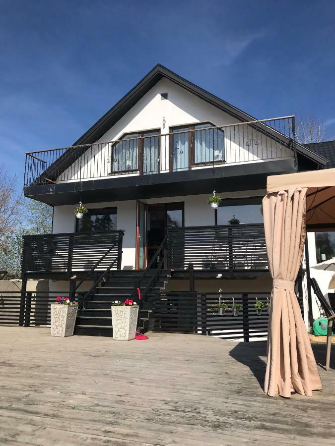 Lagenhet I Villa Pa Fornudden Tyreso Exterior photo